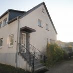 Verkauf einer Doppelhaushälfte mit Garage und großem Garten in ruhiger Wohnlage von Siegburg