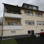 Vermietung einer hellen und geräumigen 3 Zimmerwohnung im Erdgeschoss mit Balkon und Garage