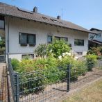 Ruhiges, älteres Ehepaar gesucht! Geräumige 3 Zimmerwohnung mit 2 Balkone und großer Garage