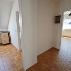 Ruhiges, älteres Ehepaar gesucht! Geräumige 3 Zimmerwohnung mit 2 Balkone und großer Garage