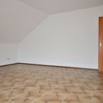 Ruhiges, älteres Ehepaar gesucht! Geräumige 3 Zimmerwohnung mit 2 Balkone und großer Garage