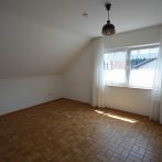 Ruhiges, älteres Ehepaar gesucht! Geräumige 3 Zimmerwohnung mit 2 Balkone und großer Garage