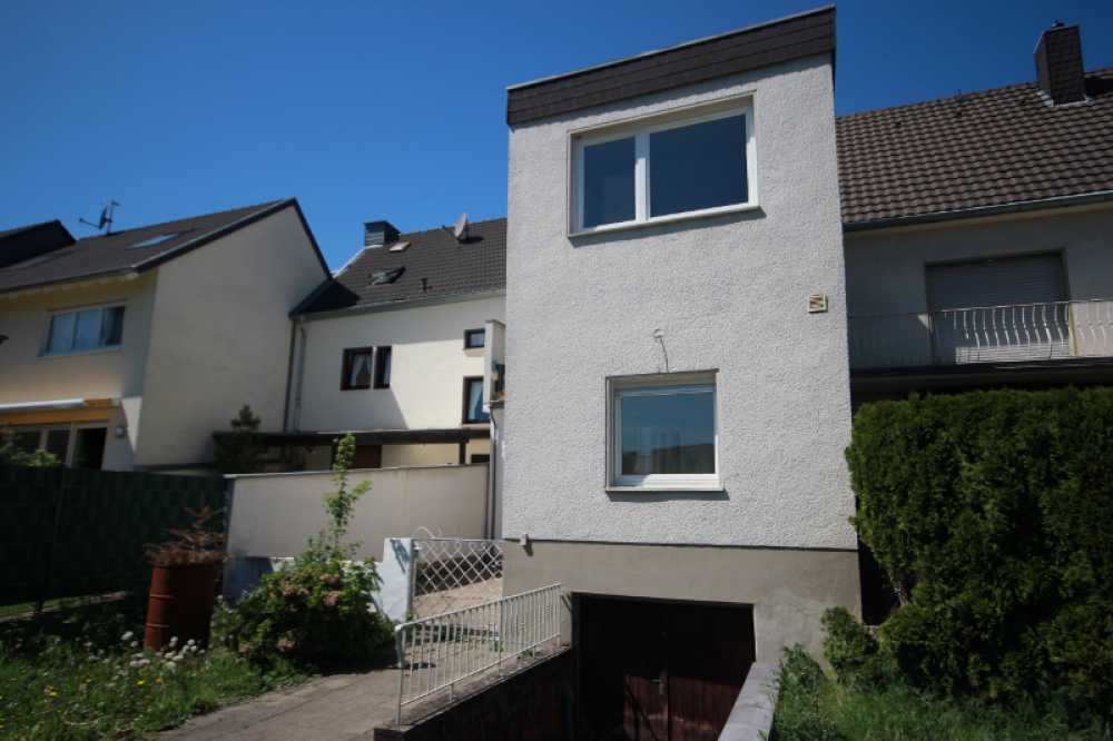 TroisdorfSieglar Saniertes Reihenmittelhaus mit Garten und Garage