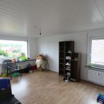 Paar mittleren Alters gesucht! Attraktive 3 Zimmerwohnung mit Balkon und Garage