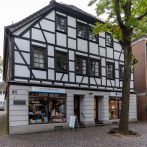 Siegburg Holzgasse: gut geschnittenes Ladenlokal in einem wunderschönen Fachwerkhaus