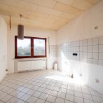 Sanierungsbedürftiges Mehrgenerationenhaus in Waldrandlage