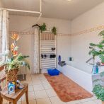 2-Parteienhaus mit vermieteter Einliegerwohnung auf Erbpachtgrundstück
