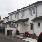 Reihenmittelhaus mit Carport in massiver Bauweise