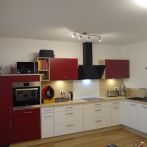 Vermietung einer 5 Zimmer-Maisonettewohnung mit 2 Balkone und Tiefgaragen-Stellplatz