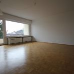 Älteres und ruhiges Paar ab 50 Jahre gesucht! Gepflegte 3 Zimmer-Erdgeschosswohnung mit Balkon in Siegburg Zentrumsnähe